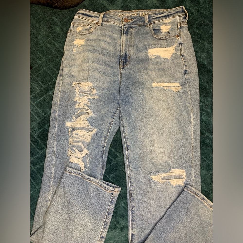 American Eagle Distressed Lightwash Size 8 Regular Straight leg Denim